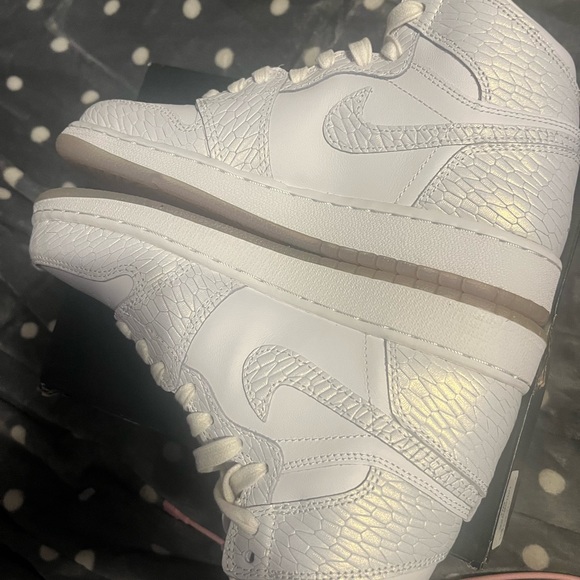 Air Jordan 1 Heiress size 5Y - Picture 2 of 7